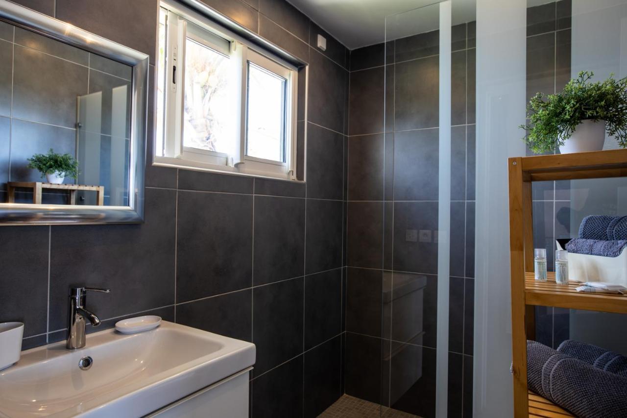 The Rock Apartment Cul de Sac Bagian luar foto